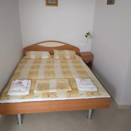 Goldfish مكان تخييم سوزوبول