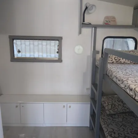 مكان تخييم Goldfish *